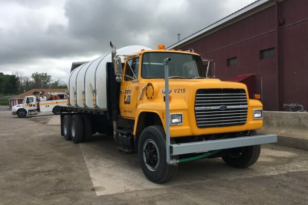 ucc-services-equipment-V215 Water Truck